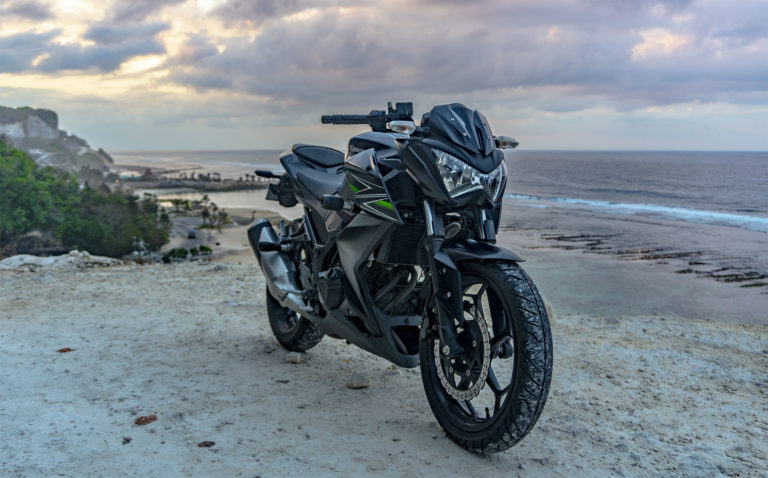 Kawasaki Z250 «Yamaradj» for rent in Bali