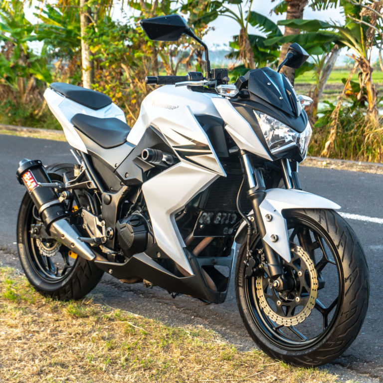 Kawasaki Z250 for rent in Bali