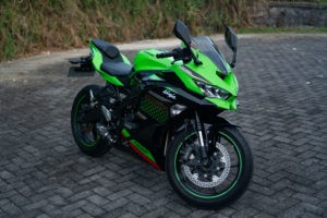 zx25r hire bali