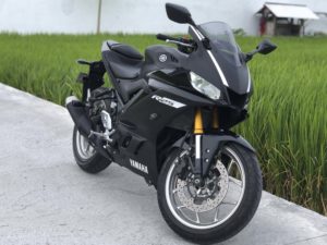 [:en]Yamaha R25 в аренду на Бали[:]