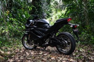 Hire yamaha r25 in Bali