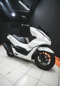 Hire white pcx in Bali