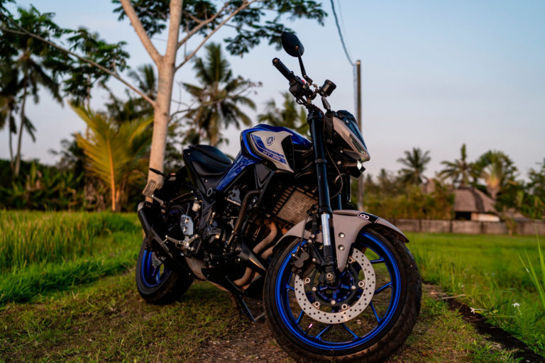 Yamaha MT25 Grey Blue for rent in Bali