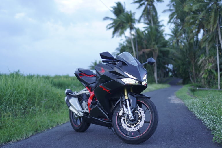 Honda CBR 250RR ABS Black-Red for rent in Bali