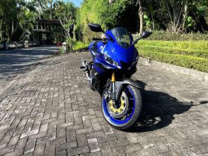 Yamaha R25 abs for rent in Bali