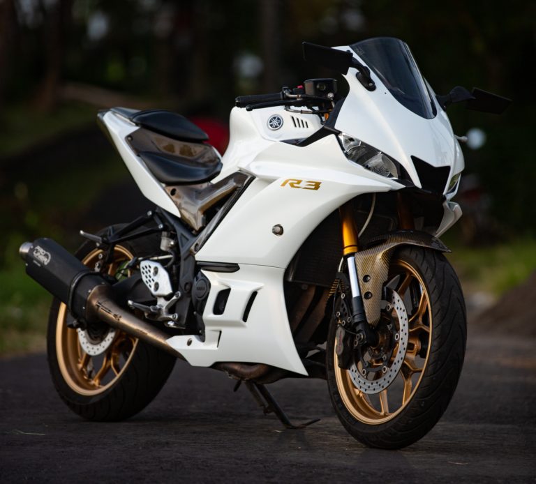 Yamaha R3 320cc ABS for rent in Bali