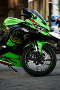 Rent Ninja ZX25RR Akrapovic in bali