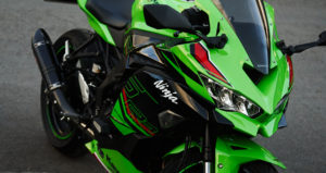 Hire Ninja ZX25RR Akrapovic in bali