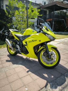 Yamaha R25 ABS Yellow