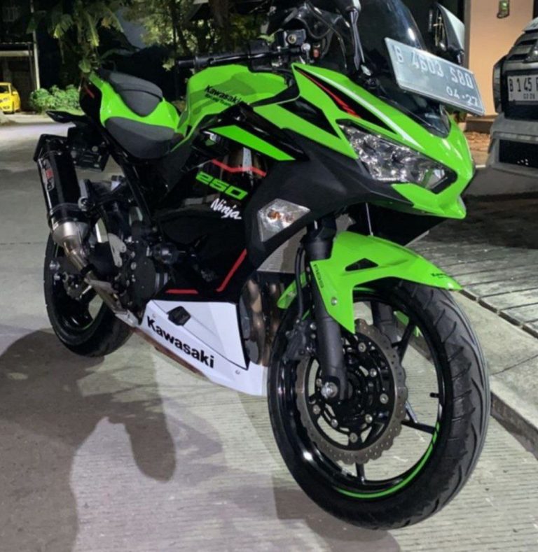 Kawasaki Ninja 250 2023 ABS for rent in Bali