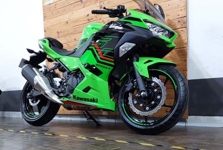 Kawasaki Ninja 250 2024 ABS KEYLESS for rent in Bali
