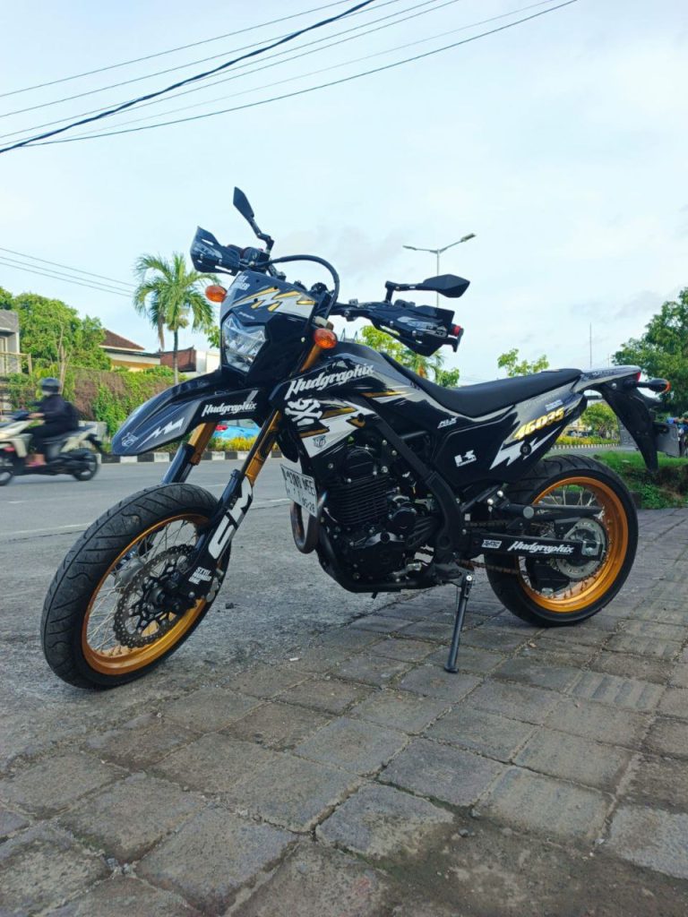 Kawasaki KLX230 SM SE Street for rent in Bali