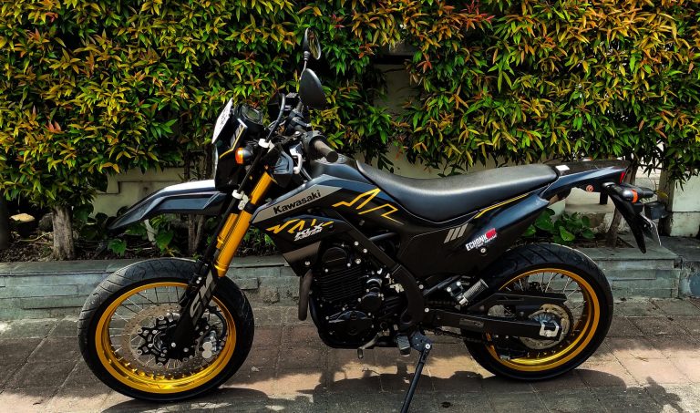 Kawasaki KLX230 SM SE Limited edition for rent in Bali