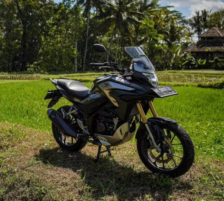 Honda CB 150X Green Adventure for rent in Bali